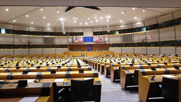 Το ΕΚ ανοίγει το δρόμο για νέα έσοδα της ΕΕ, καλώντας τα κράτη μέλη να ακολουθήσουν Το ΕΚ ανοίγει το δρόμο για νέα έσοδα της ΕΕ, καλώντας τα κράτη μέλη να ακολουθήσουν