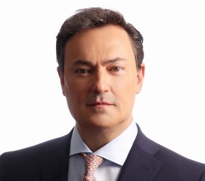<img src="Οδυσσέας-Αθανασίου-CEO-της-LAMDA-Development.jpg" alt="rizzani-de-eccher">