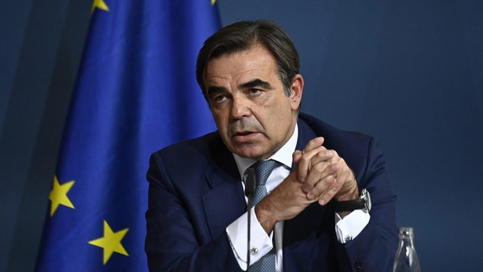 Δόθηκε στον Μ. Σχοινά και το χαρτοφυλάκιο της Καινοτομίας-Έρευνας της ΕΕ Δόθηκε στον Μ. Σχοινά και το χαρτοφυλάκιο της Καινοτομίας-Έρευνας της ΕΕ