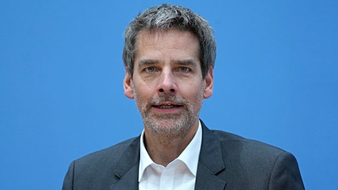 Νόμιμη η άμυνα της Ουκρανίας έναντι της Ρωσίας, σύμφωνα με το διεθνές δίκαιο