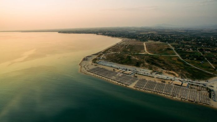 Τέσσερις προσφορές για αξιοποίηση ακινήτου στην περιοχή «Χρυσή Αμμουδιά» στη Χαλκιδική Τέσσερις προσφορές για αξιοποίηση ακινήτου στην περιοχή «Χρυσή Αμμουδιά» στη Χαλκιδική