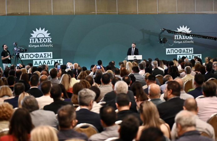 ΠΑΣΟΚ: Με τη συνταγή του «διμέτωπου» και την 25η Ιουνίου ΠΑΣΟΚ: Με τη συνταγή του «διμέτωπου» και την 25η Ιουνίου