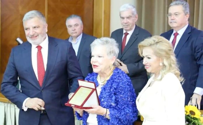 Αιώνιο σύμβολο αγάπης η «Μητέρα»