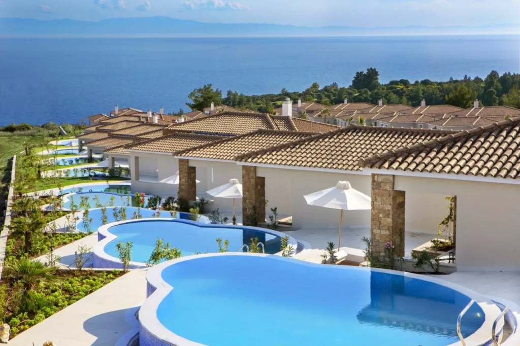 <img src="Zeus-Ajul-Luxury-Hotel-Spa-Resort-Χαλκιδική3.png" alt="νέο-πολυτελές-ξενοδοχείο-στη">