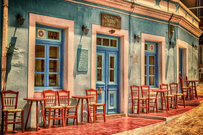 Ανοδικά κινείται το τουριστικό ρεύμα στην Πάρο Ανοδικά κινείται το τουριστικό ρεύμα στην Πάρο