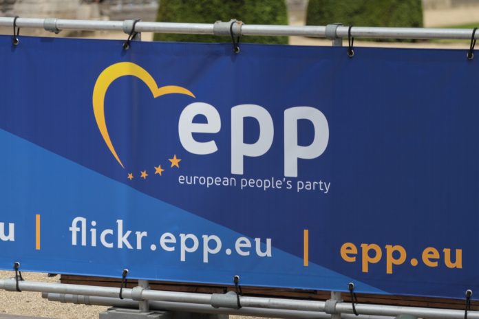 ΕΛΚ για ελληνικές εκλογές: «Καθαρή εντολή για μεταρρυθμίσεις και ενίσχυση της οικονομίας» ΕΛΚ για ελληνικές εκλογές: «Καθαρή εντολή για μεταρρυθμίσεις και ενίσχυση της οικονομίας»