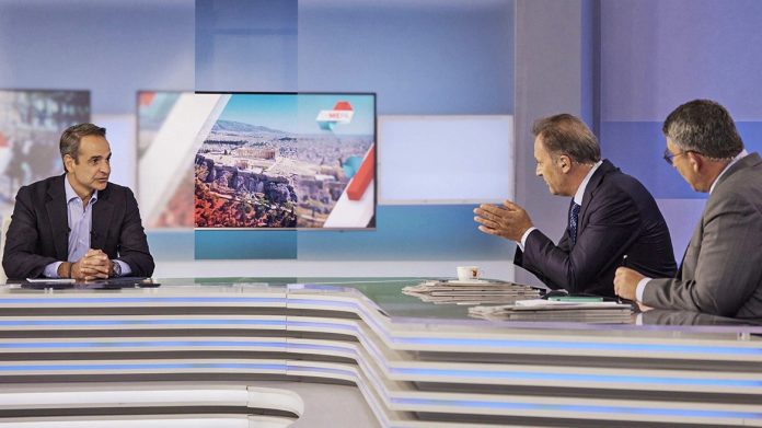 Μητσοτάκης: «Θα γίνουν 10.000 νέες προσλήψεις στην Υγεία» Μητσοτάκης: «Θα γίνουν 10.000 νέες προσλήψεις στην Υγεία»