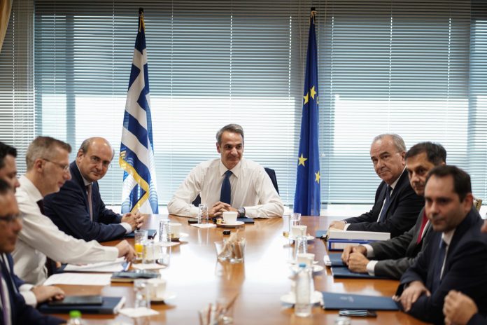 Κυβέρνηση Μητσοτάκη: Αυτά είναι τα πρώτα οικονομικά μέτρα για νοικοκυριά και επιχειρήσεις Κυβέρνηση Μητσοτάκη: Αυτά είναι τα πρώτα οικονομικά μέτρα για νοικοκυριά και επιχειρήσεις