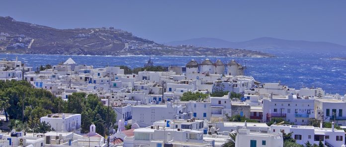 Κυκλάδες: Η άναρχη και αυθαίρετη δόμηση τις καταστρέφει Κυκλάδες: Η άναρχη και αυθαίρετη δόμηση τις καταστρέφει
