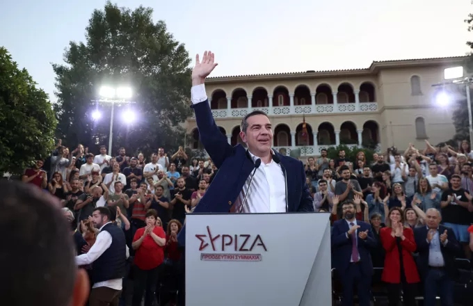 Η γεμάτη συμβολισμούς επίσκεψη Τσίπρα στη Νίκαια και το «στοίχημα» για την Β’ Πειραιά Η γεμάτη συμβολισμούς επίσκεψη Τσίπρα στη Νίκαια και το «στοίχημα» για την Β’ Πειραιά