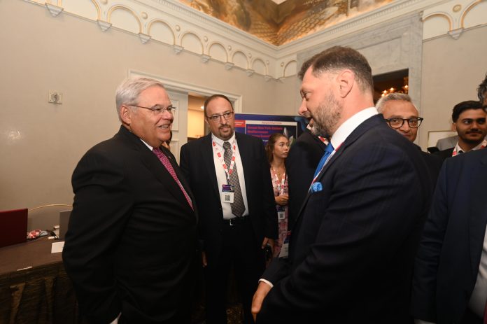 Π. Ξενοκώστας: Ο όμιλος ONEX εστιάζει και στην ανάπτυξη βιομηχανικού συμπλέγματος για την κατασκευή και υποστήριξη υπεράκτιων ανεμογεννητριών Π. Ξενοκώστας: Ο όμιλος ONEX εστιάζει και στην ανάπτυξη βιομηχανικού συμπλέγματος για την κατασκευή και υποστήριξη υπεράκτιων ανεμογεννητριών