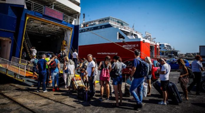 Στα ύψη τα εισιτήρια των πλοίων παρά την πτώση των καυσίμων Στα ύψη τα εισιτήρια των πλοίων παρά την πτώση των καυσίμων