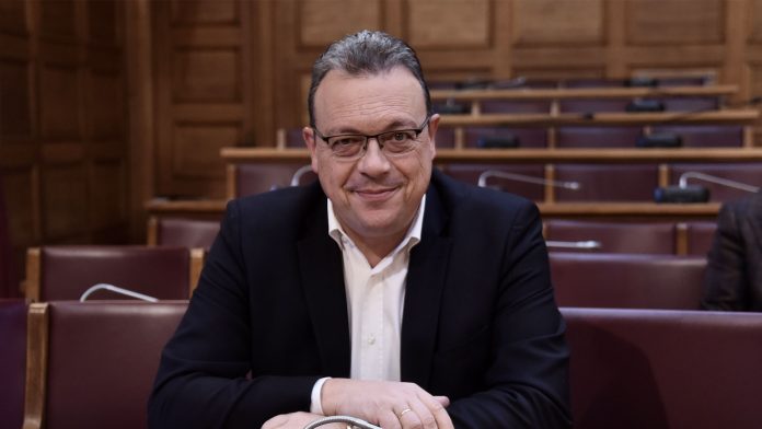 ΣΥΡΙΖΑ: Αρνείται να παραιτηθεί ο Σωκράτης Φάμελλος ΣΥΡΙΖΑ: Αρνείται να παραιτηθεί ο Σωκράτης Φάμελλος