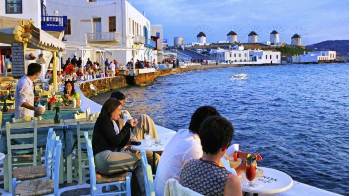 Χαμόγελα για την πορεία του τουρισμού – Αύξηση 12,4% στις αεροπορικές αφίξεις στο πεντάμηνο Χαμόγελα για την πορεία του τουρισμού – Αύξηση 12,4% στις αεροπορικές αφίξεις στο πεντάμηνο