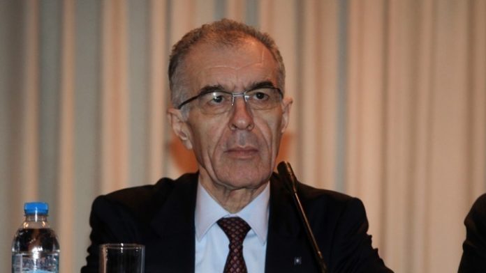Β. Ράπανος: Θετικές οι προοπτικές της ελληνικής οικονομίας Β. Ράπανος: Θετικές οι προοπτικές της ελληνικής οικονομίας