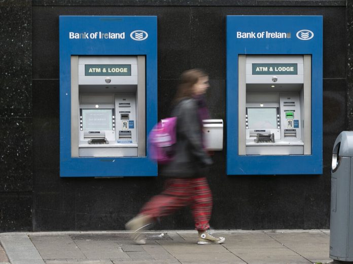 Τα ATM της Bank of Ireland μοίραζαν χθες δωρεάν χρήματα στους πελάτες της Τα ATM της Bank of Ireland μοίραζαν χθες δωρεάν χρήματα στους πελάτες της