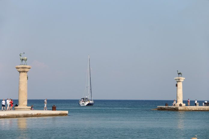 Άμεσες πρωτοβουλίες προώθησης και προβολής της Ρόδου τρέχει το υπουργείο Τουρισμού και ο ΕΟΤ Άμεσες πρωτοβουλίες προώθησης και προβολής της Ρόδου τρέχει το υπουργείο Τουρισμού και ο ΕΟΤ