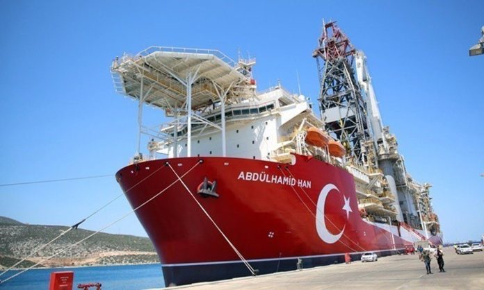 Τουριστικό σκάφος στον Μαρμαρά έπιασε φωτιά και βυθίστηκε Τουριστικό σκάφος στον Μαρμαρά έπιασε φωτιά και βυθίστηκε