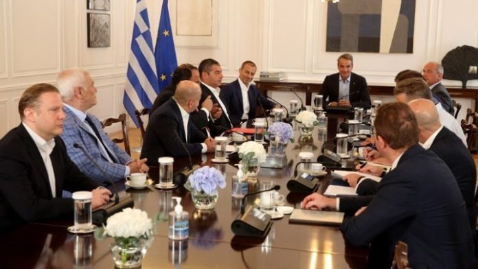 Ολοκληρώθηκε η σύσκεψη Μητσοτάκη με τους «Big 4» Ολοκληρώθηκε η σύσκεψη Μητσοτάκη με τους «Big 4»