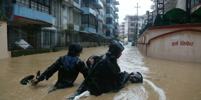 Νεπάλ: Τουλάχιστον 38 άνθρωποι έχασαν τη ζωή τους κατά την περίοδο των μουσώνων Νεπάλ: Τουλάχιστον 38 άνθρωποι έχασαν τη ζωή τους κατά την περίοδο των μουσώνων
