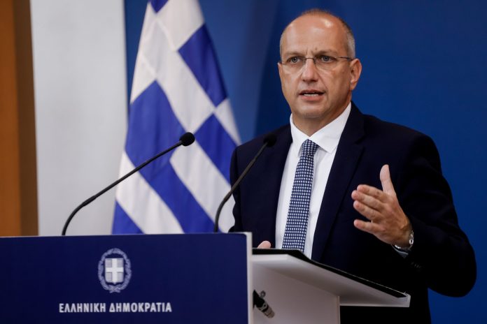 Δίκτυο καμερών στην Αττική και αυστηροποίηση των αδειών οπλοφορίας προανάγγειλε ο Γ. Οικονόμου Γ. Οικονόμου: Οι νέες ταυτότητες είναι κομβική μεταρρύθμιση ενίσχυσης της ασφάλειας των πολιτών και της χώρας