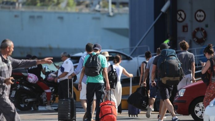Κορυφώνεται σήμερα και αύριο η κίνηση στα λιμάνια της Αττικής ενόψει και της εορτής του Δεκαπενταύγουστου Κορυφώνεται σήμερα και αύριο η κίνηση στα λιμάνια της Αττικής ενόψει και της εορτής του Δεκαπενταύγουστου