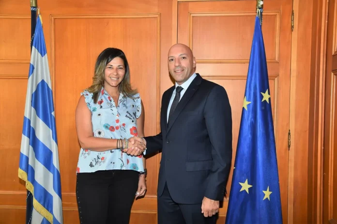 Συνάντηση της Σ. Ζαχαράκη με τον διπλωματικό εκπρόσωπο της UNICEF Συνάντηση της Σ. Ζαχαράκη με τον διπλωματικό εκπρόσωπο της UNICEF