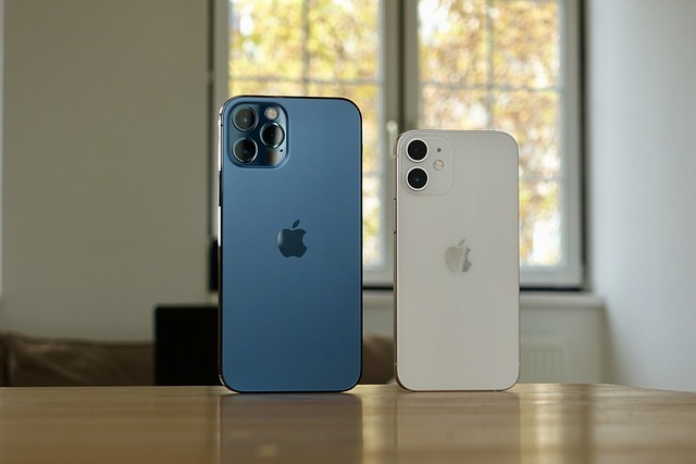 Το Βέλγιο εξετάζει το iPhone 12 αφού η Γαλλία σταμάτησε τις πωλήσεις του λόγω ακτινοβολίας Το Βέλγιο εξετάζει το iPhone 12 αφού η Γαλλία σταμάτησε τις πωλήσεις του λόγω ακτινοβολίας