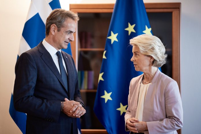 «Θολό» τοπίο και πολλά ερωτηματικά για το πως (και αν) θα λάβει η Ελλάδα τα 2.2 δισ. της Κομισιόν «Θολό» τοπίο και πολλά ερωτηματικά για το πως (και αν) θα λάβει η Ελλάδα τα 2.2 δισ. της Κομισιόν