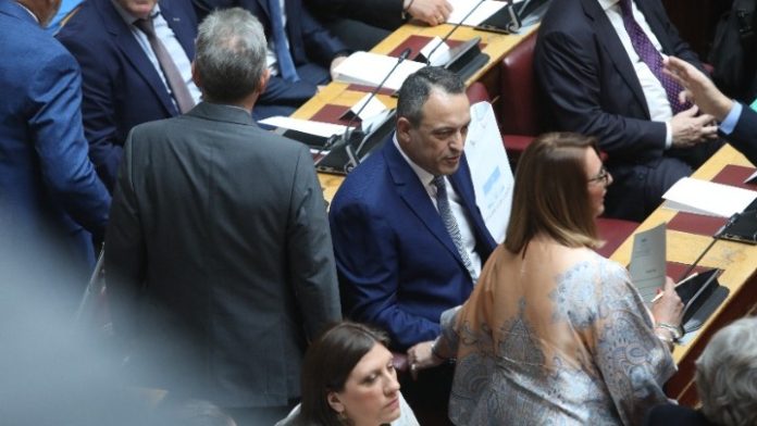 Νέες διαγραφές και ανεξαρτητοποιήσεις στους «Σπαρτιάτες» – Καταθέτει αύριο στον Άρειο Πάγο ο Στίγκας για τις καταγγελίες του Νέες διαγραφές και ανεξαρτητοποιήσεις στους «Σπαρτιάτες» – Καταθέτει αύριο στον Άρειο Πάγο ο Στίγκας για τις καταγγελίες του