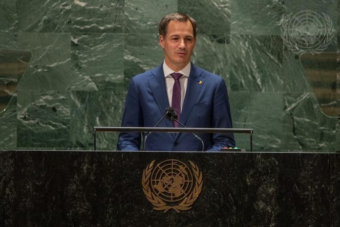 Αλεξάντερ Ντε Κρόο: «Πρέπει να ξαναχτίσουμε το τρέχον μοντέλο μετανάστευσης» Αλεξάντερ Ντε Κρόο: «Πρέπει να ξαναχτίσουμε το τρέχον μοντέλο μετανάστευσης»