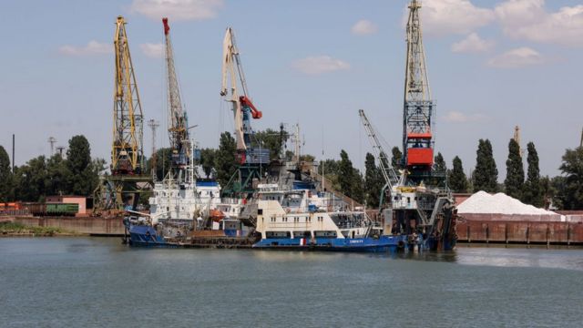 Ζημιές σε λιμενικές υποδομές και σιλό με σιτηρά από ρωσική επιδρομή στην περιοχή Ιζμαήλ της Οδησσού