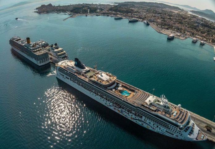 Επενδύσεις για «πράσινα» κρουαζιερόπλοια το 2023 Σημαντικές επενδύσεις σε νέες τεχνολογίες και εναλλακτικά καύσιμα στη μετάβαση προς την «πράσινη» εποχή πραγματοποίησαν το 2023 πολλές εταιρείες κρουαζιερόπλοιων.