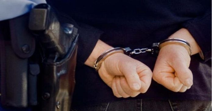 Βόλος: Νέα απόπειρα εμπρησμού σε βενζινάδικο-Συνελήφθησαν αστυνομικός και φοιτητής Βόλος: Νέα απόπειρα εμπρησμού σε βενζινάδικο-Συνελήφθησαν αστυνομικός και φοιτητής