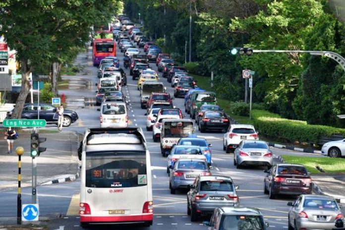 Σιγκαπούρη: Χρειάζεσαι τουλάχιστον $76.000 για την άδεια αγοράς ενός αυτοκινήτου Σιγκαπούρη: Χρειάζεσαι τουλάχιστον $76.000 για την άδεια αγοράς ενός αυτοκινήτου