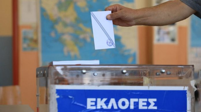 Δημοσκόπηση: Η «παρέλαση» της ΝΔ και η «Δαμόκλειος Σπάθη» της ακρίβειας Δημοσκόπηση: Η «παρέλαση» της ΝΔ και η «Δαμόκλειος Σπάθη» της ακρίβειας
