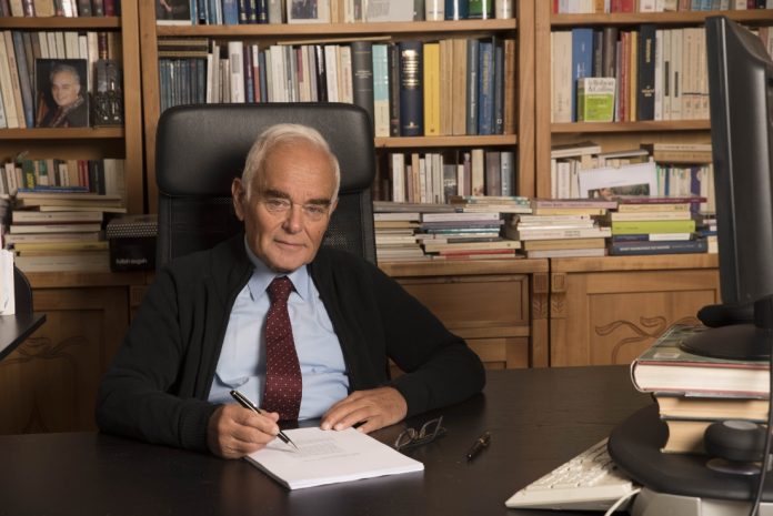 Μανιτάκης για Κασσελάκη: ”Δεν έχει μέλλον – Γελοιοποίησε τον ΣΥΡΙΖΑ” Μανιτάκης για Κασσελάκη: ”Δεν έχει μέλλον – Γελοιοποίησε τον ΣΥΡΙΖΑ”