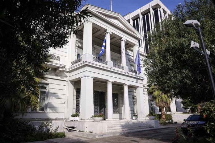 ΥΠΕΞ: Αλυτρωτική διάθεση και πλήρη άγνοια της ιστορίας υποδηλώνουν οι ενέργειες της Β. Μακεδονίας ΥΠΕΞ: Αλυτρωτική διάθεση και πλήρη άγνοια της ιστορίας υποδηλώνουν οι ενέργειες της Β. Μακεδονίας