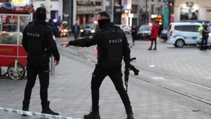 Πάνω από 60 τραυματίες σε αντιϊσραηλινή συγκέντρωση στην Κωνσταντινούπολη Πάνω από 60 τραυματίες σε αντιϊσραηλινή συγκέντρωση στην Κωνσταντινούπολη