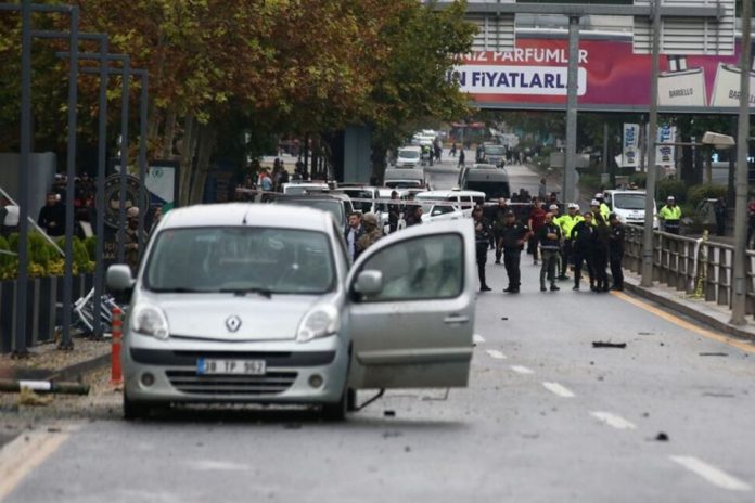 Ισχυρή έκρηξη στην Άγκυρα – «Τρομοκρατική επίθεση» σύμφωνα με το ΥΠΕΞ της Τουρκίας Ισχυρή έκρηξη στην Άγκυρα – «Τρομοκρατική επίθεση» σύμφωνα με το ΥΠΕΞ της Τουρκίας