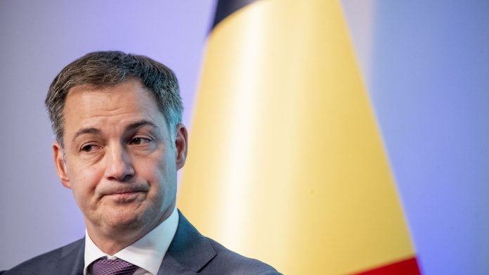 Αλεξάντερ Ντε Κρο: Εισηγείται κυρώσεις της ΕΕ σε «βίαιους εξτρεμιστές» στο Ισραήλ Αλεξάντερ Ντε Κρο: Εισηγείται κυρώσεις της ΕΕ σε «βίαιους εξτρεμιστές» στο Ισραήλ