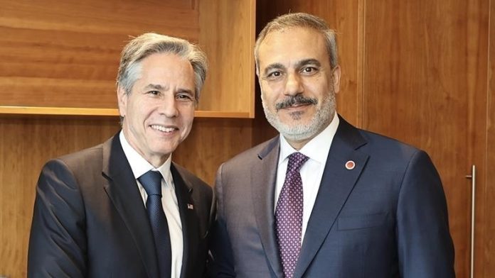 Συνάντηση Μπλίνκεν με τον Τούρκο ομόλογο του στην Άγκυρα – Κυρίαρχο θέμα οι εξελίξεις στη Γάζα Συνάντηση Μπλίνκεν με τον Τούρκο ομόλογο του στην Άγκυρα – Κυρίαρχο θέμα οι εξελίξεις στη Γάζα