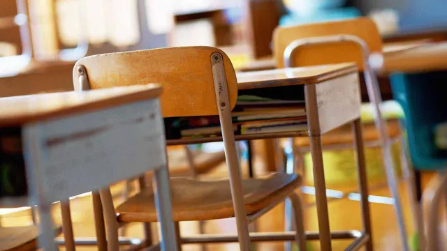 Πολλά βελγικά σχολεία έκλεισαν λόγω συναγερμού για βόμβα Πολλά βελγικά σχολεία έκλεισαν λόγω συναγερμού για βόμβα