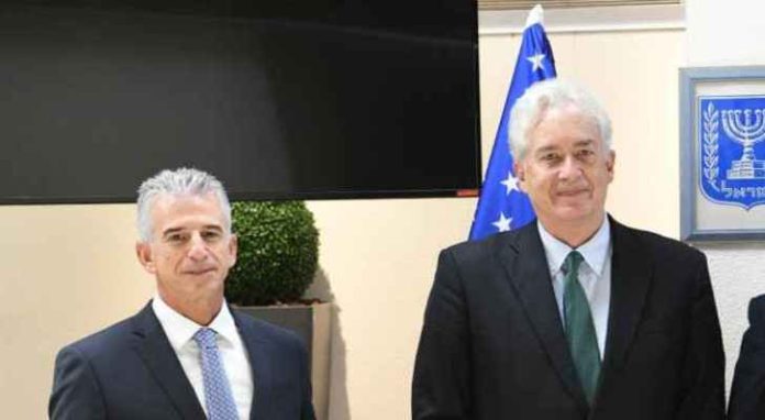 Οι αρχηγοί της αμερικανικής CIA και της ισραηλινής Μοσάντ συναντήθηκαν σήμερα με τον πρωθυπουργό του Κατάρ στην Ντόχα Οι αρχηγοί της αμερικανικής CIA και της ισραηλινής Μοσάντ συναντήθηκαν σήμερα με τον πρωθυπουργό του Κατάρ στην Ντόχα
