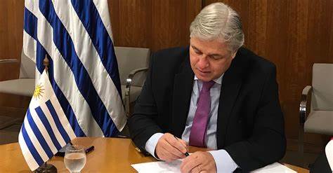 Παραιτήθηκε ο υπουργός Εξωτερικών της Ουρουγουάης Φρανσίσκο Μπουστίγιο Παραιτήθηκε ο υπουργός Εξωτερικών της Ουρουγουάης Φρανσίσκο Μπουστίγιο
