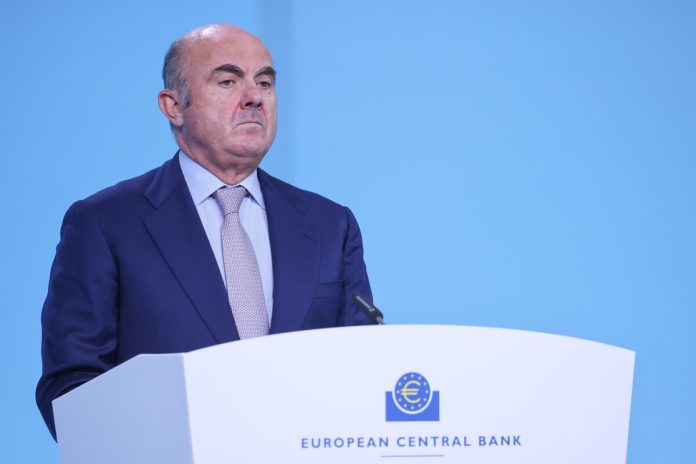 Ντε Γκίντος: Ο αποπληθωρισμός στην Ευρωζώνη θα σταματήσει στις αρχές του 2024 Ντε Γκίντος: Ο αποπληθωρισμός στην Ευρωζώνη θα σταματήσει στις αρχές του 2024
