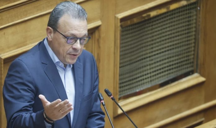 Φάμελλος: ”Το νομοσχέδιο για τις νέες διοικήσεις στο Δημόσιο θάβει την αμεροληψία” Φάμελλος: ”Το νομοσχέδιο για τις νέες διοικήσεις στο Δημόσιο θάβει την αμεροληψία”