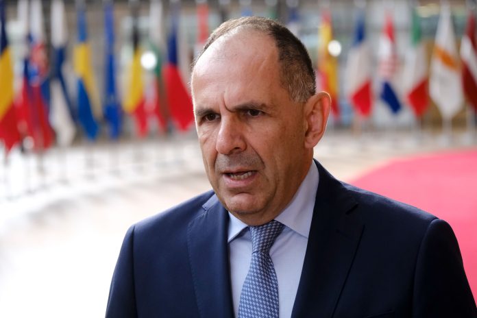 Γεραπετρίτης: Καμία παραχώρηση στις εθνικές θέσεις Γεραπετρίτης: Καμία παραχώρηση στις εθνικές θέσεις