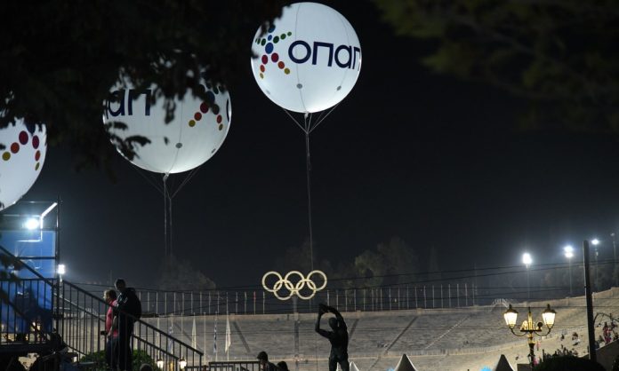 Ο Αυθεντικός Μαραθώνιος της Αθήνας μέσα από 40 δυνατές στιγμές (video) Ο Αυθεντικός Μαραθώνιος της Αθήνας μέσα από 40 δυνατές στιγμές (video)
