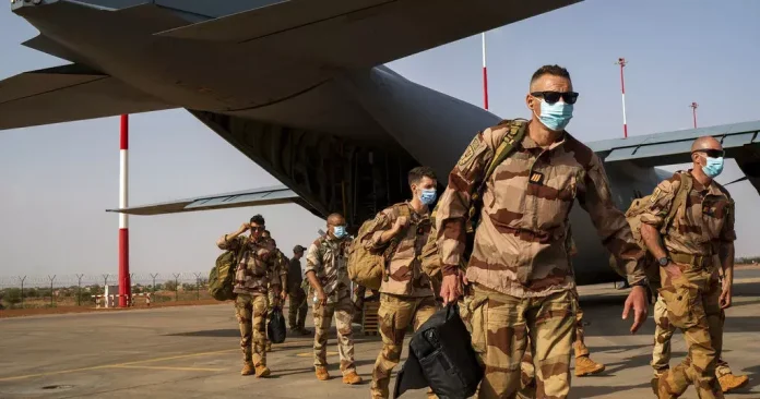 Ο στρατός της Γαλλίας αναμένεται να εγκαταλείψει σήμερα και τον Νίγηρα Ο στρατός της Γαλλίας αναμένεται να εγκαταλείψει σήμερα και τον Νίγηρα